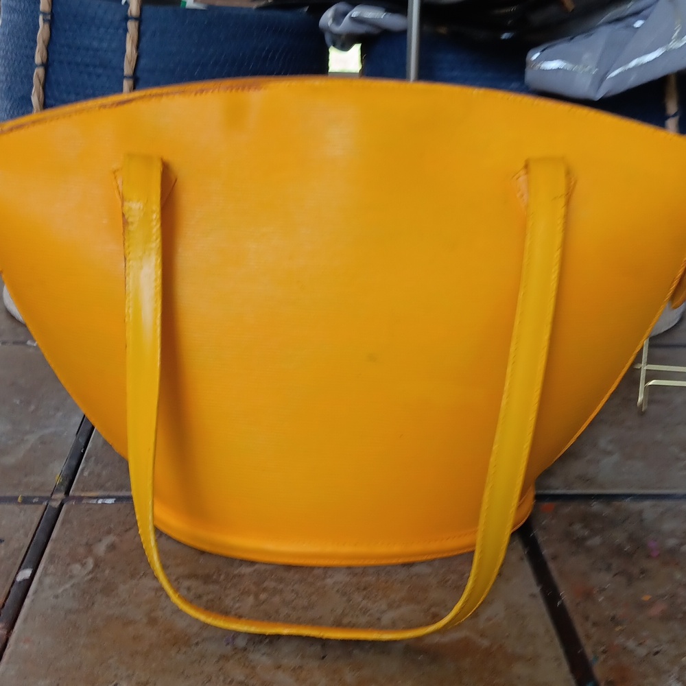 REHAB LOUIS VUITTON YELLOW EPI LEATHER SHOULDERBAG